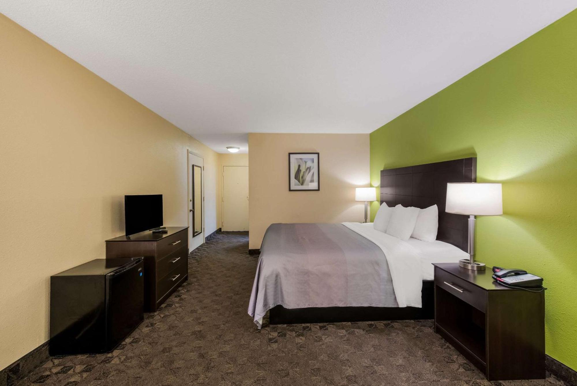 Quality Inn Airport Woodson Terrace Εξωτερικό φωτογραφία