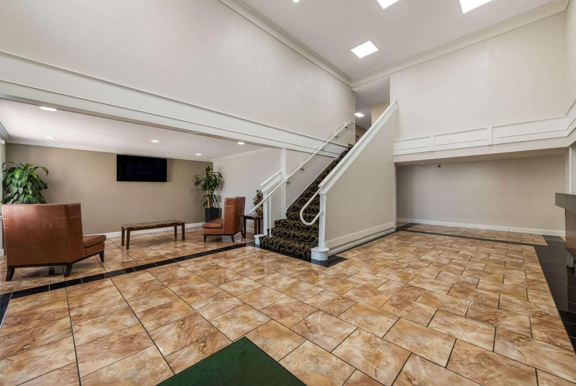 Quality Inn Airport Woodson Terrace Εξωτερικό φωτογραφία