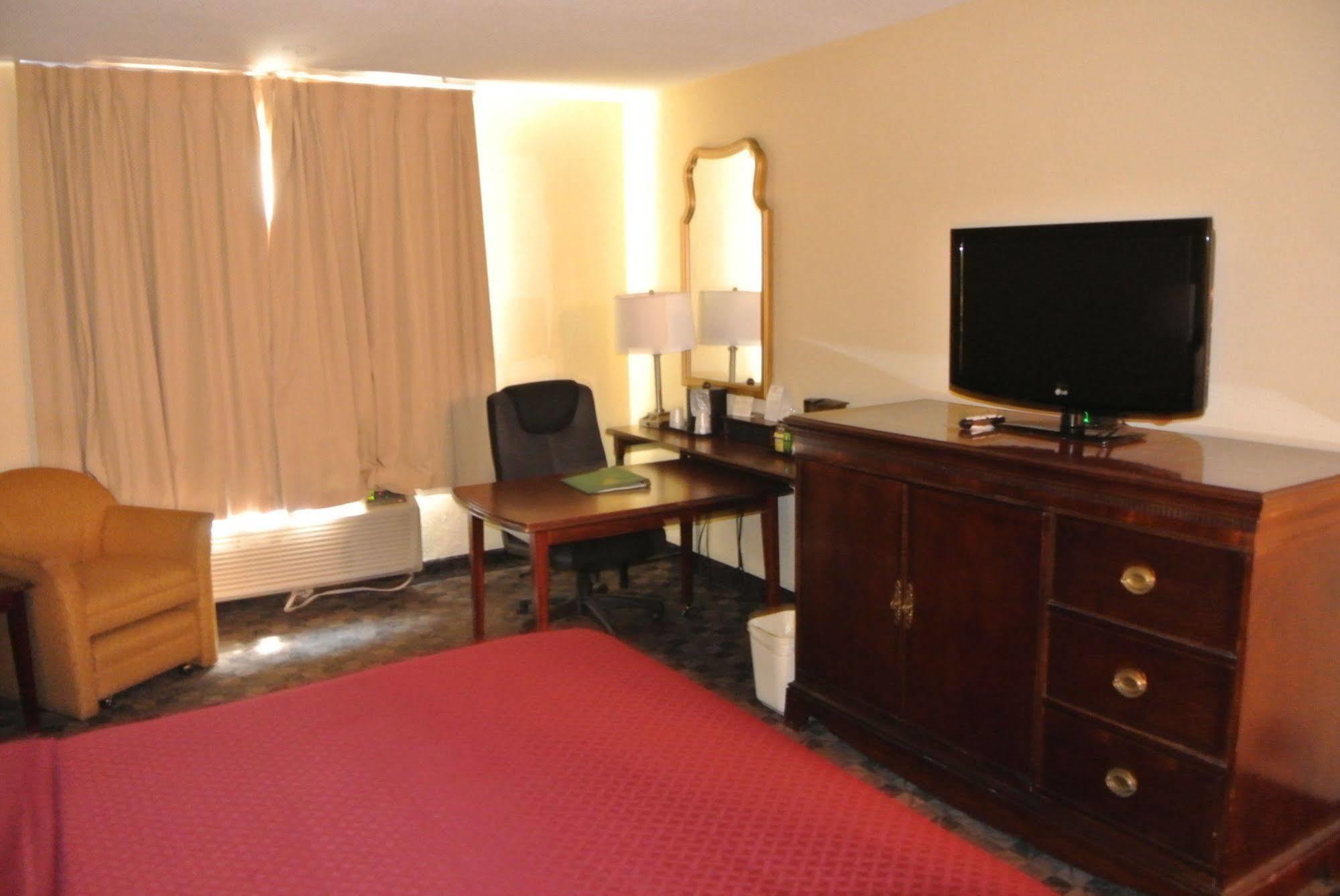 Quality Inn Airport Woodson Terrace Εξωτερικό φωτογραφία
