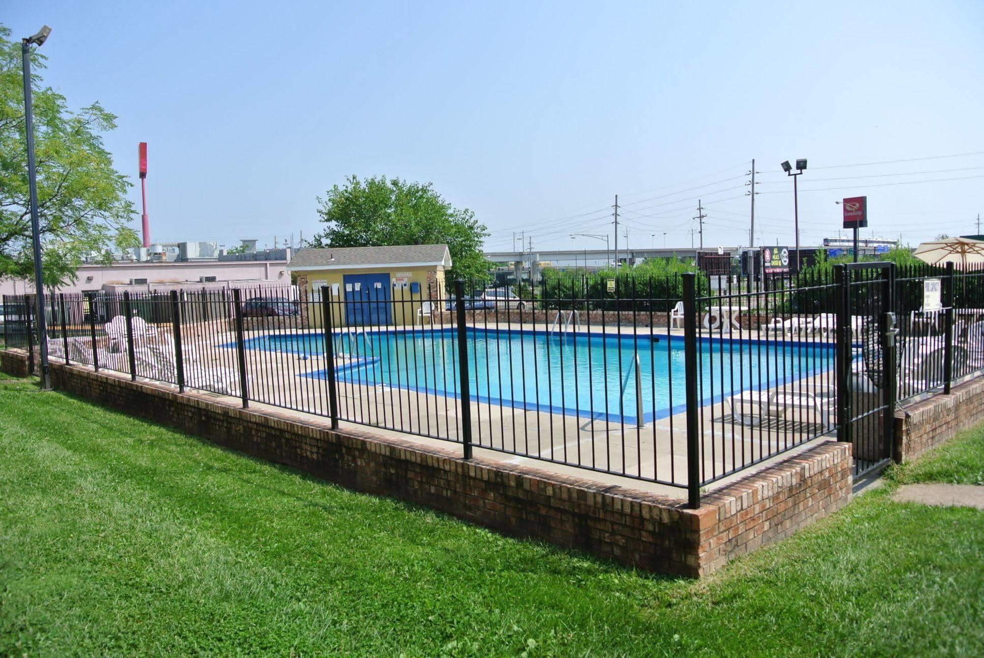 Quality Inn Airport Woodson Terrace Εξωτερικό φωτογραφία