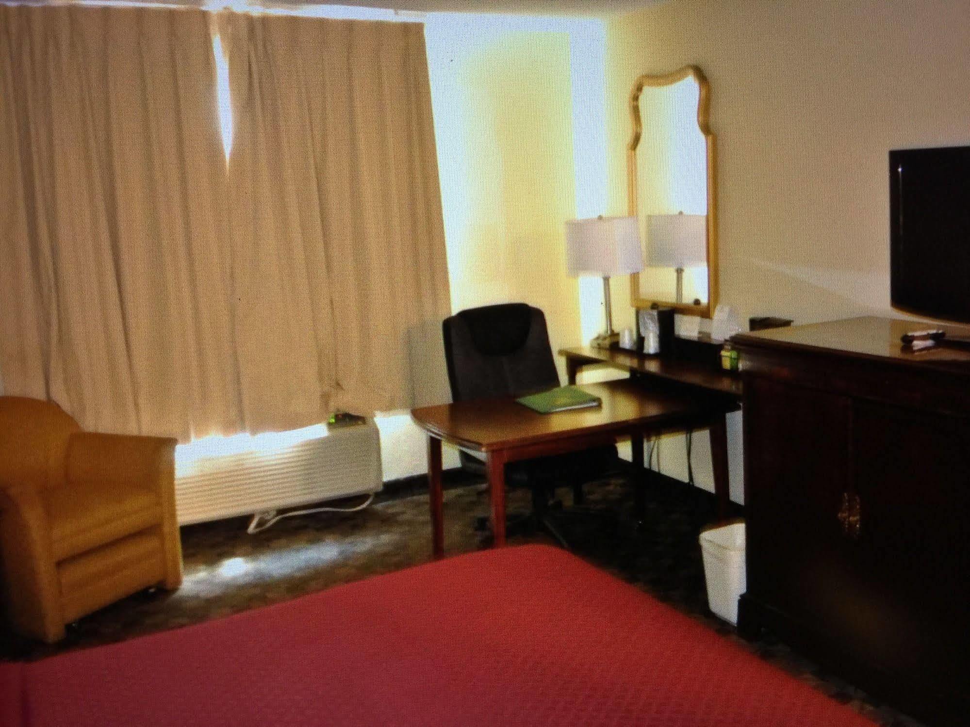 Quality Inn Airport Woodson Terrace Εξωτερικό φωτογραφία