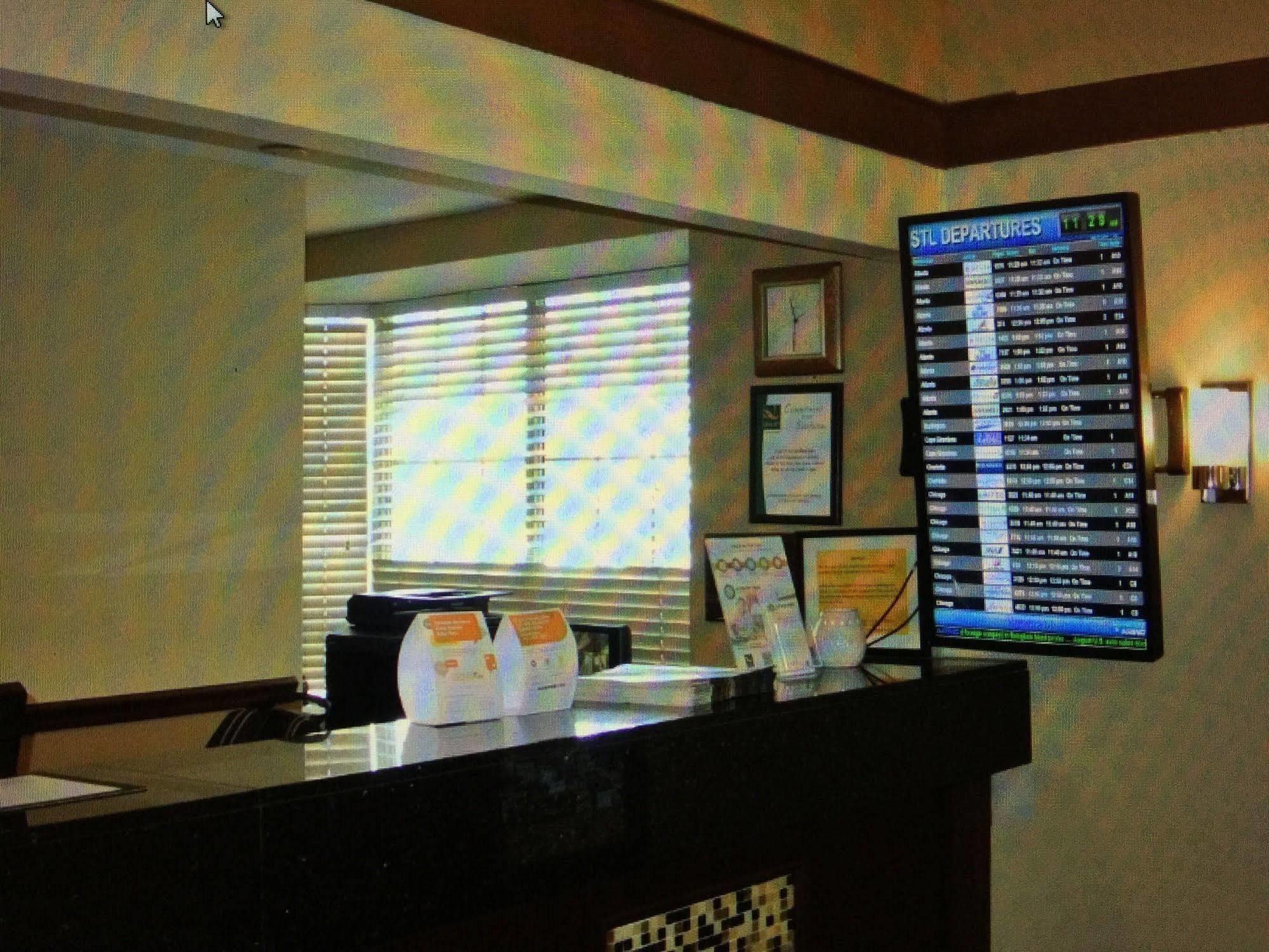 Quality Inn Airport Woodson Terrace Εξωτερικό φωτογραφία
