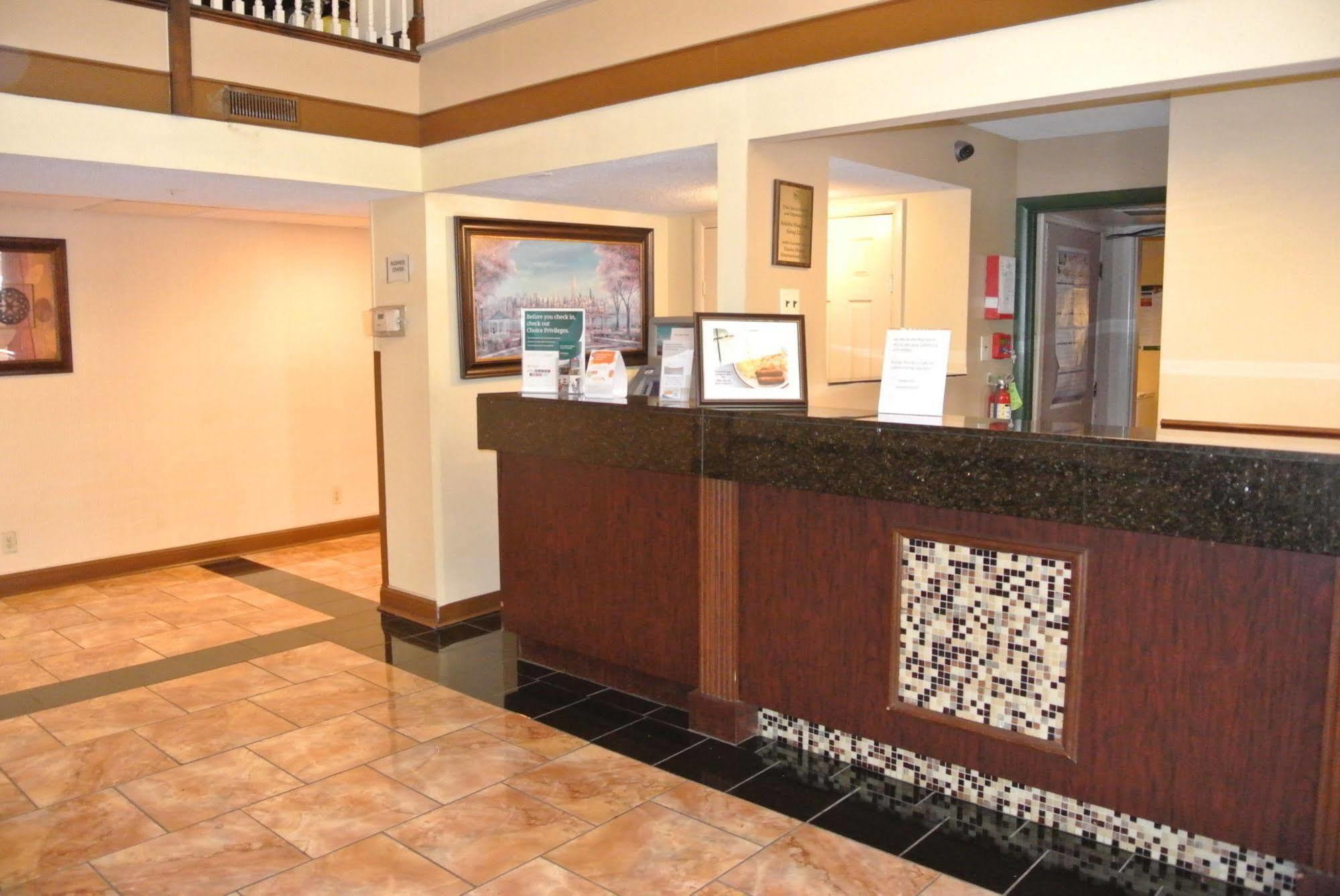 Quality Inn Airport Woodson Terrace Εξωτερικό φωτογραφία