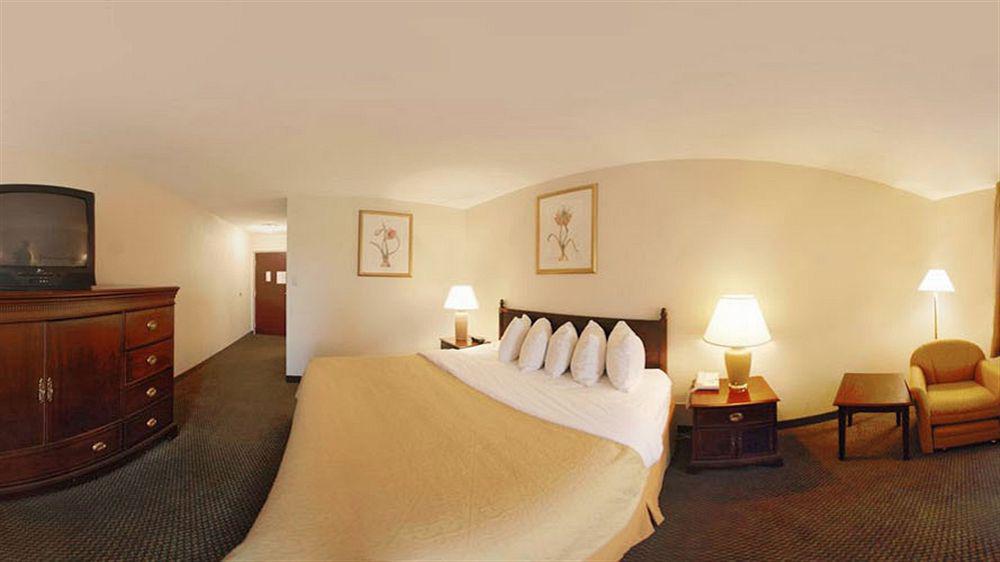 Quality Inn Airport Woodson Terrace Εξωτερικό φωτογραφία